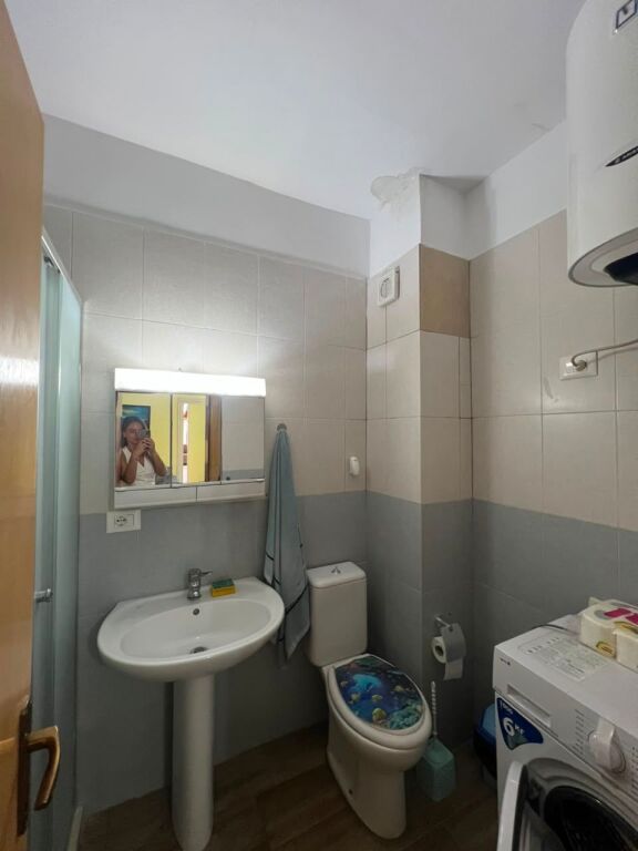 🏡✨ SHITET APARTAMENT 1+1 ME VERANDË TË MADHE – PLAZH ILIRIA, DURRËS
