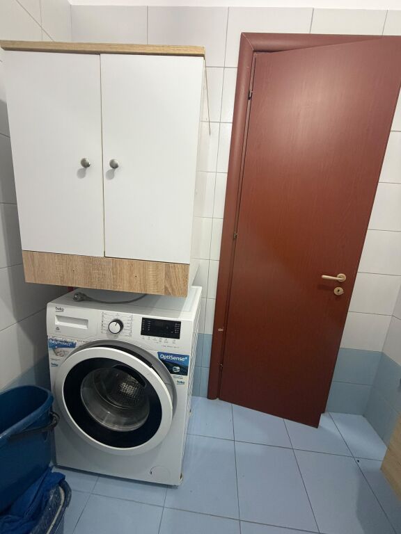 Jepet me qera Apartament 1+1 Misto Mame