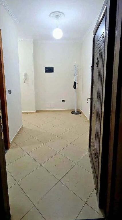 AFFITTASI 1+1+BALCONE - FRESKU, TIRANA