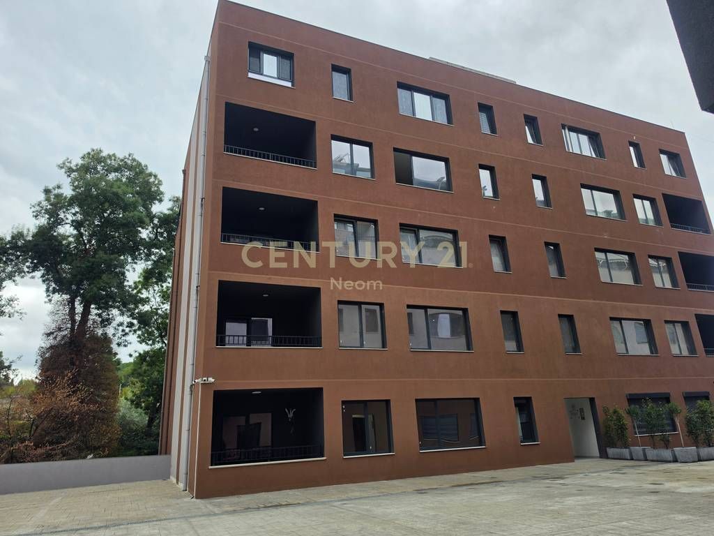 VENDESI APPARTAMENTO 2+1+2 ,125M2 + POSTO AUTO - COMPLESSO XHELUKS