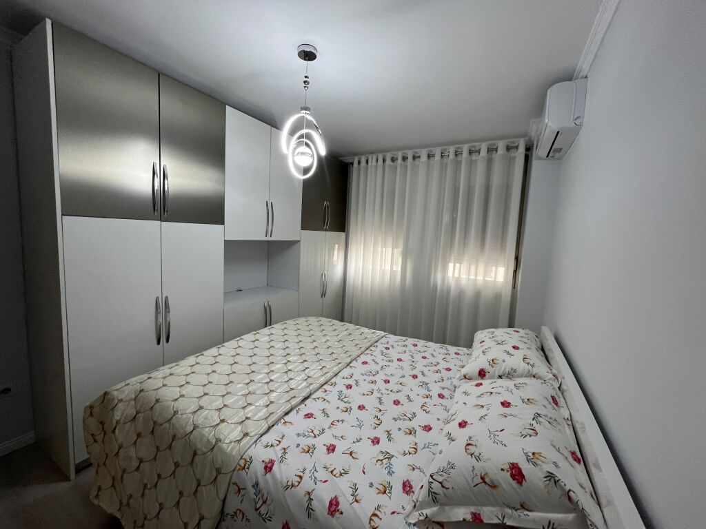 📣 QERA Apartament 2+1 Me Parking 📍 Rruga “Kavajes”, Prane Xhamise ✨
