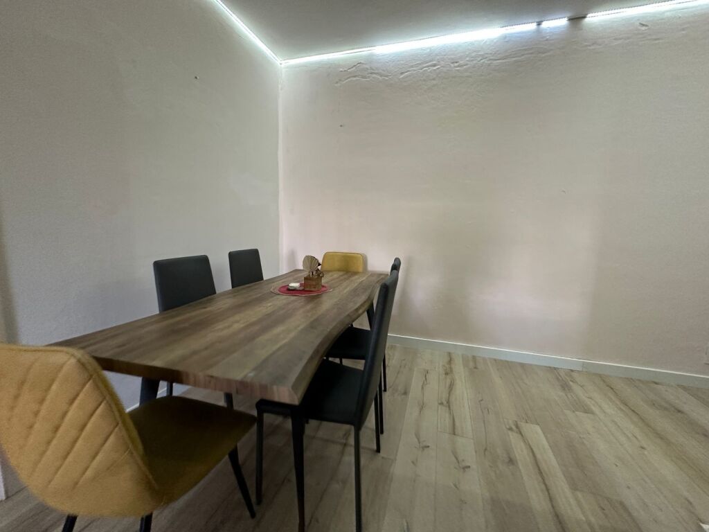 Apartament 2+1 me qera ne Fresk prane Auto Kalaja