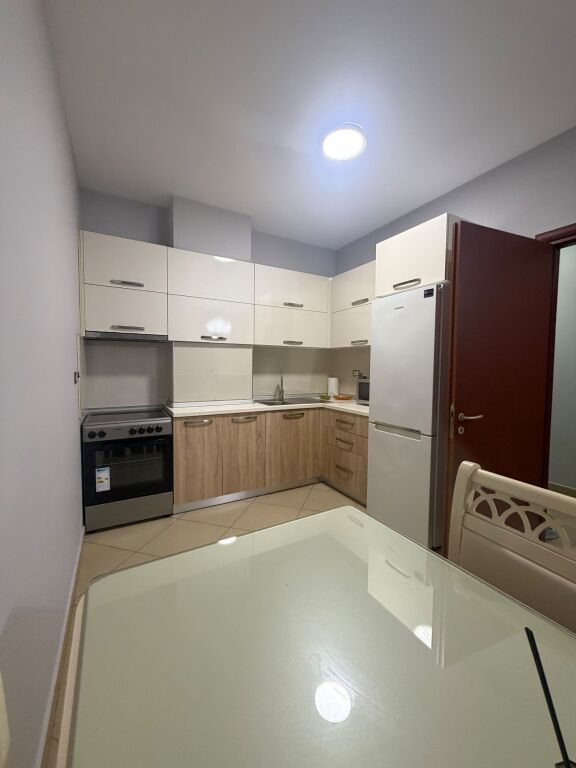 Jepet me qera Apartament 1+1 Misto Mame