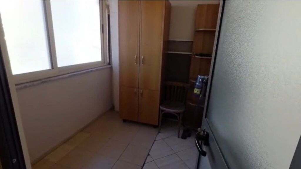 2+1, 5th floor without elevator, Kavaja street, 550 thousand lek