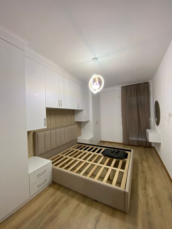 Qera | Apartament 2 + 1 | Rruga 5 Maji | 500 €/muaj