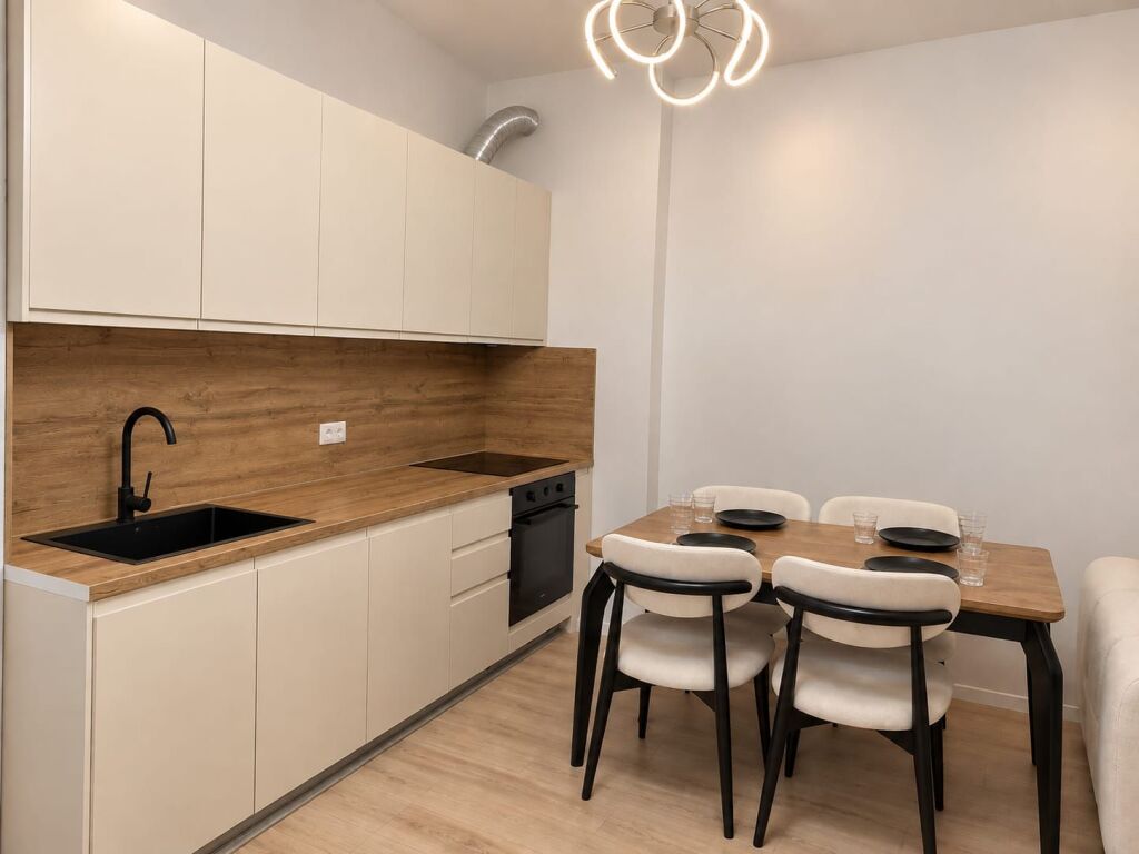 # IN AFFITTO: 1+1 📍 Nuovo Boulevard (Vicino a SPAK - Via Jordan Misja) - 70.000 ALL/Mese - Edificio Nuovo A.2026 - 4° Piano - SUP. 80m² || (100% Mai Abitato, 100% Nuovo 🔥)