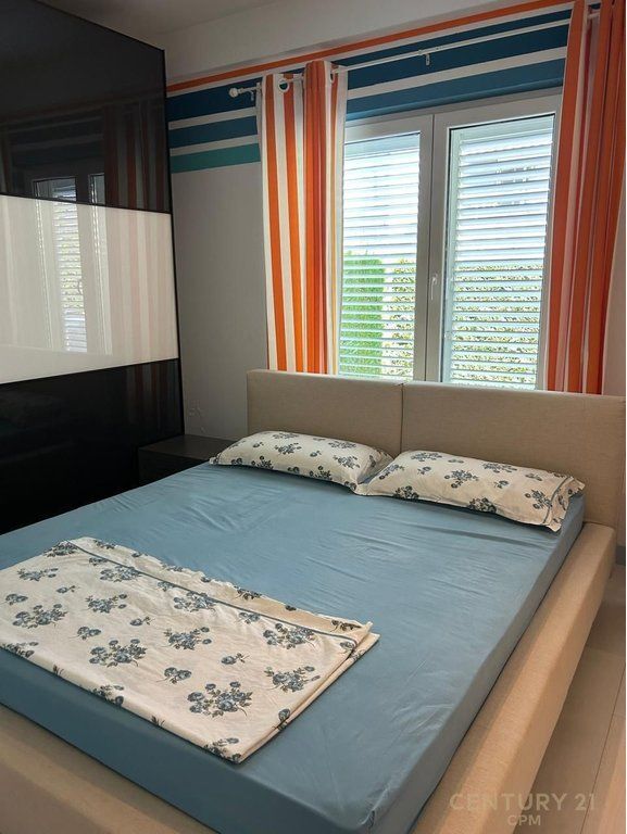 LURA 2 SELLING SUPER ADJACENT VILLAS LINE 2 568,500 € or 51,900,000 Lekë