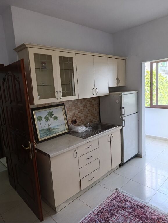 Qera | Apartament 1 + 1 | Rruga 5 Maji | 500 €/muaj
