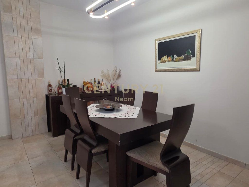 VENDESI APPARTAMENTO 3+1+2 | 167 M2 CON VISTA SUL GIARDINO ZOOLOGICO, SENZA VISTA MONTAGNA