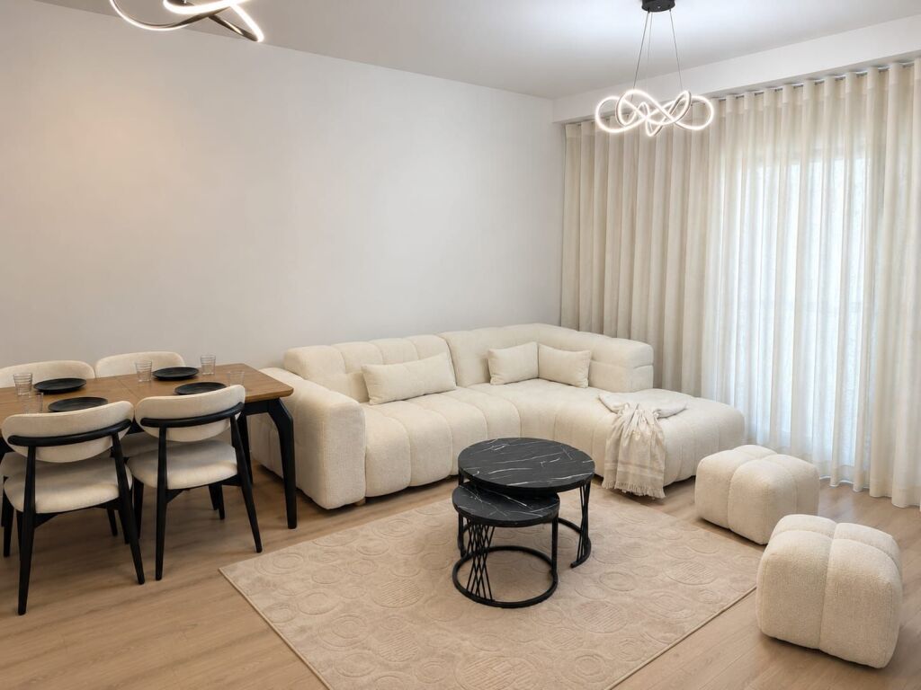 # IN AFFITTO: 1+1 📍 Nuovo Boulevard (Vicino a SPAK - Via Jordan Misja) - 70.000 ALL/Mese - Edificio Nuovo A.2026 - 4° Piano - SUP. 80m² || (100% Mai Abitato, 100% Nuovo 🔥)