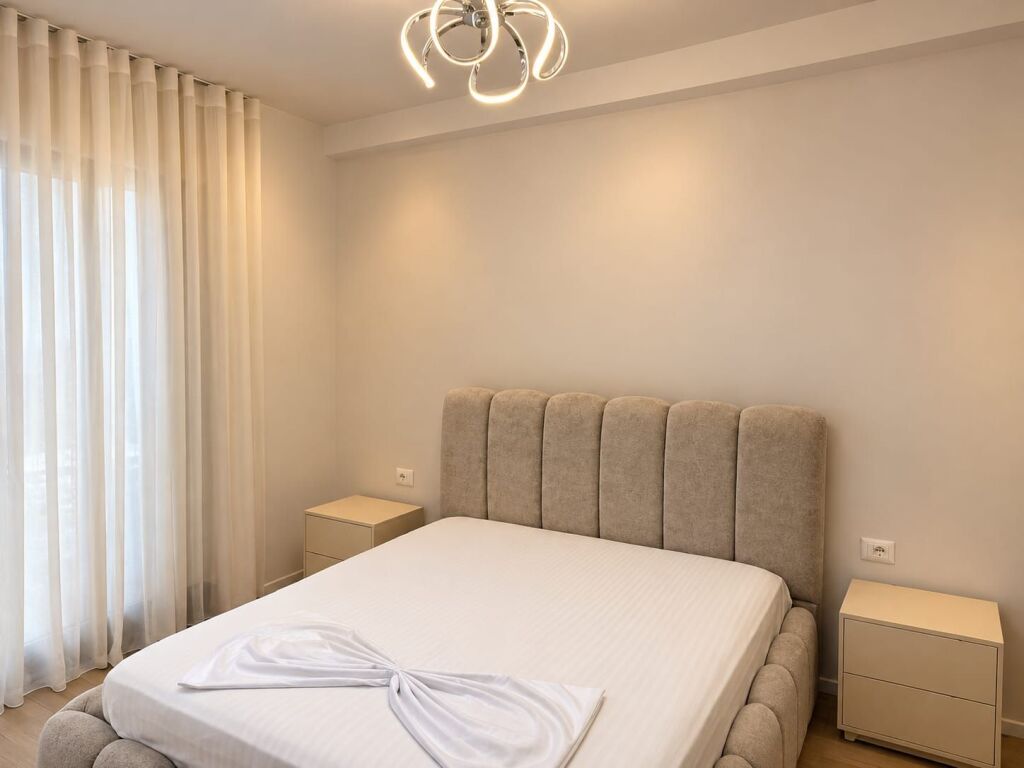 # IN AFFITTO: 1+1 📍 Nuovo Boulevard (Vicino a SPAK - Via Jordan Misja) - 70.000 ALL/Mese - Edificio Nuovo A.2026 - 4° Piano - SUP. 80m² || (100% Mai Abitato, 100% Nuovo 🔥)