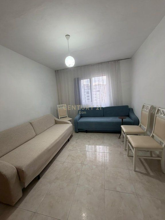 APARTAMENT 3+1 NE SHITJE PRANE RRUGES PORTIT,QENDER, DURRES !
