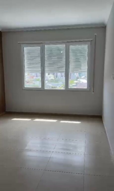 Affittasi 2+1+2 parzialmente arredato Kamez 40.000 lek