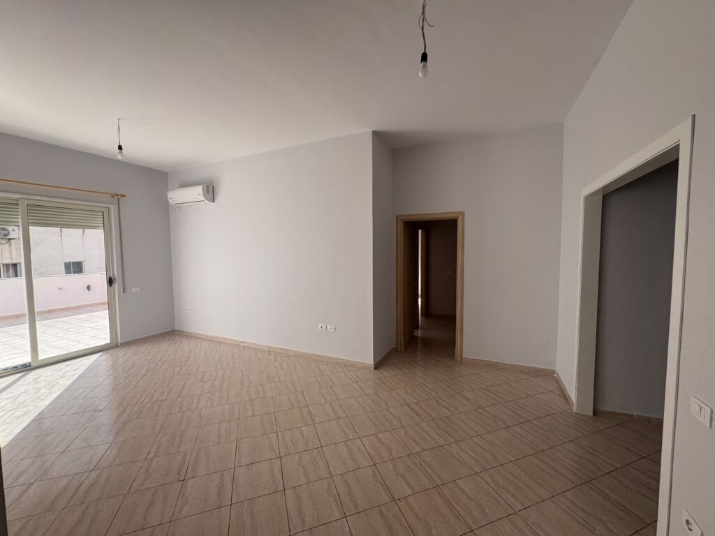 3+1,with veranda,peti street dry lake,250,000 euros