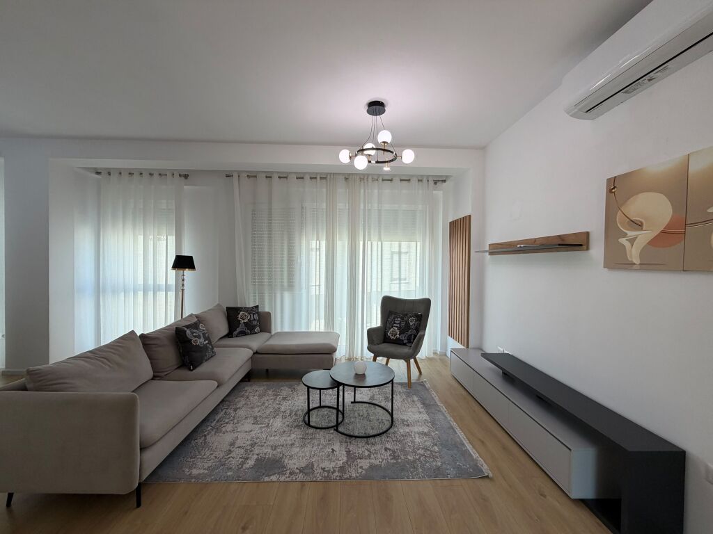 Jepet me qira vilë 3-katëshe – ABA Residence