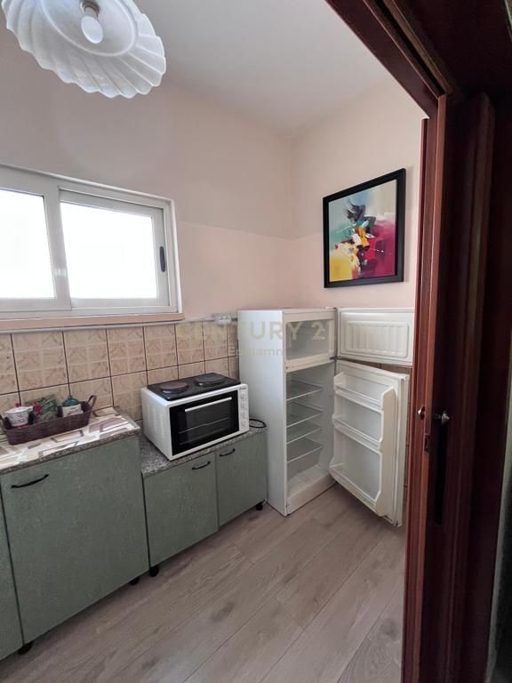 Jepet me qira kati i parë i një shtëpie private , 1+1– 500 €/muaj
