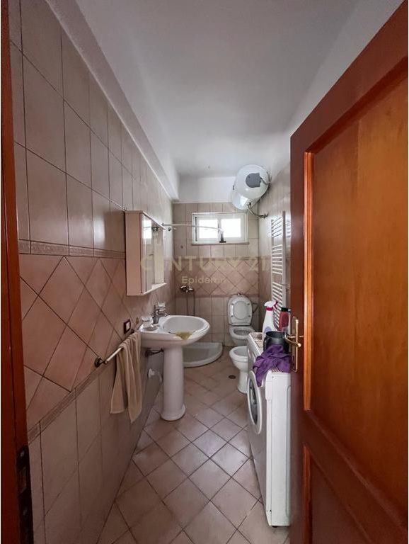 Jepet me qira kati i parë i një shtëpie private , 1+1– 500 €/muaj