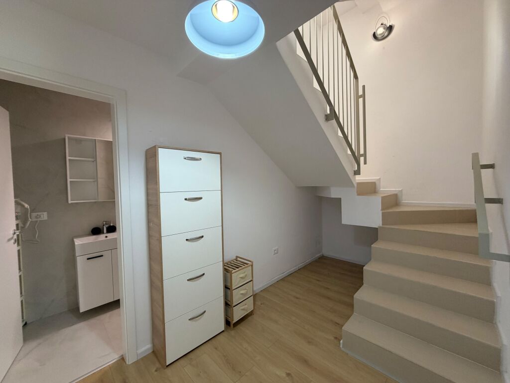 Jepet me qira vilë 3-katëshe – ABA Residence