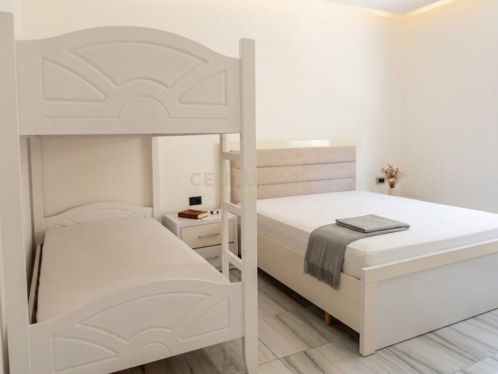 2+1 i bollshëm 94 m² në Shkëmbin e Kavajës, Durres – Pallat i mirëadministruar me ashensor !