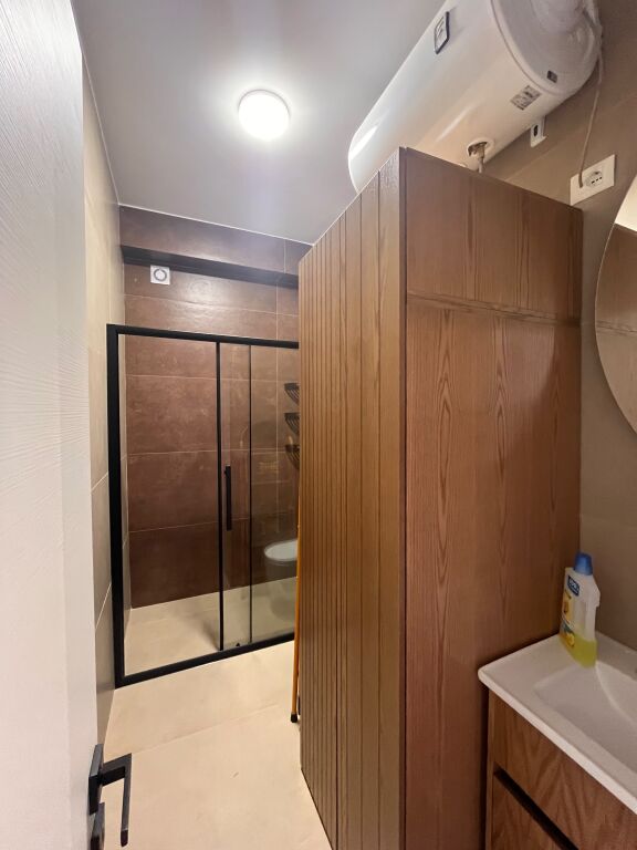 Apartament 2+1 me Qira | Bulevardi i Ri | Pallat i Ri