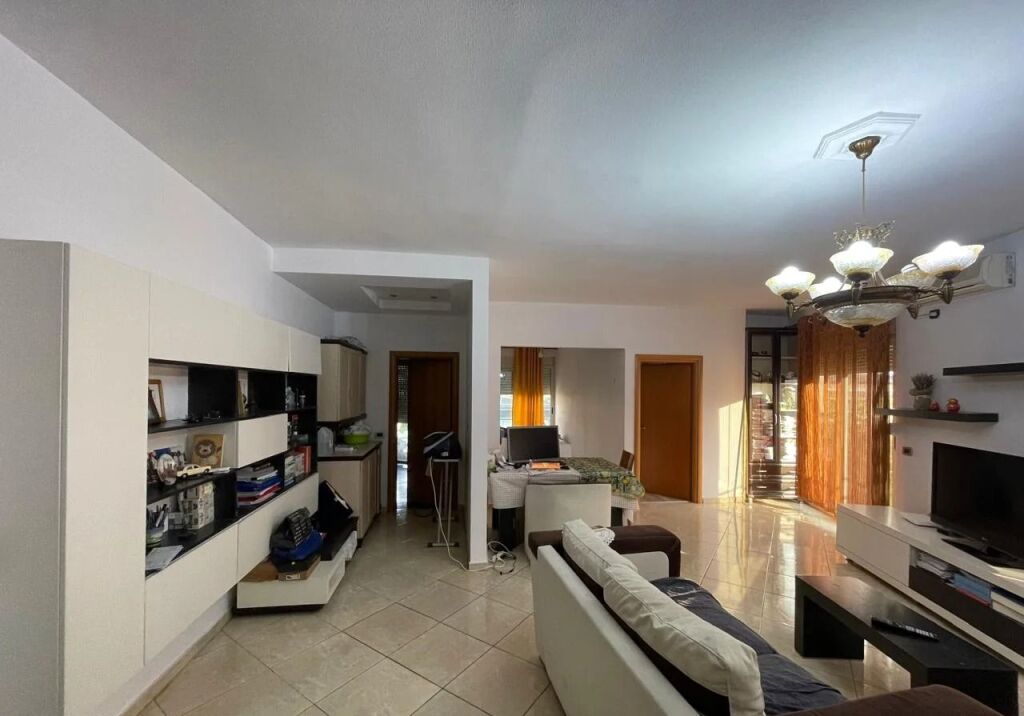 APPARTAMENTO 2+1 65.000 LEKE COMUNE DI PARIGI