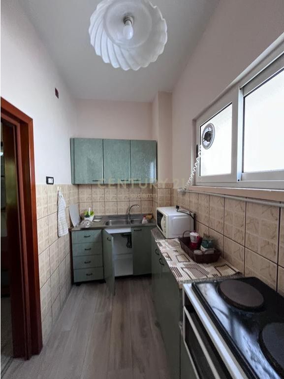 Jepet me qira kati i parë i një shtëpie private , 1+1– 500 €/muaj