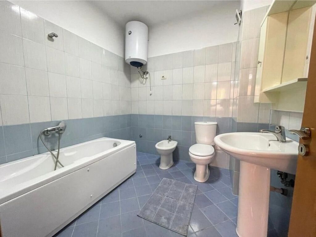 Affittasi 2+1+2 ASTIR VICINO ROTONDA 650 mila trattabili