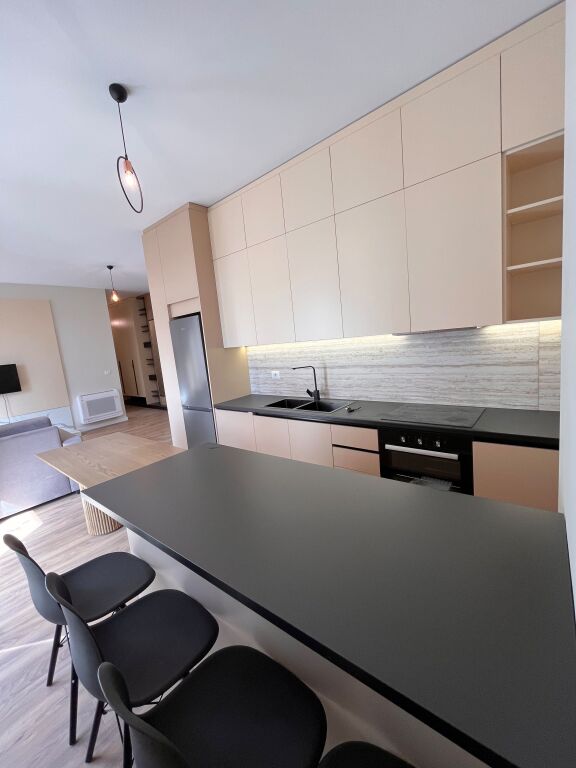 Jepet me qira apartament 2+1+2 – Bulevardi i Ri