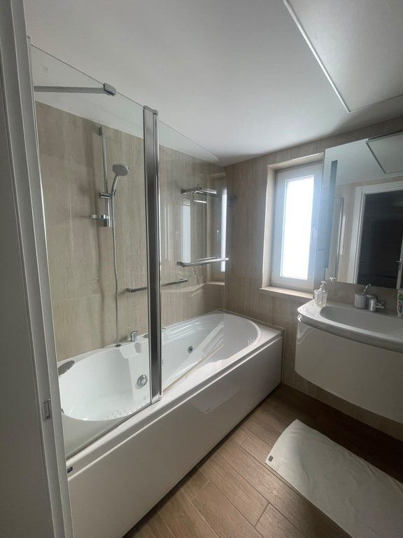 Shitet,Apartament Duplex,Liqeni i Thate, Tirane.