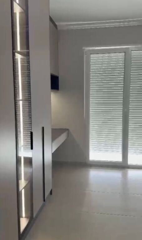 Affittasi 2+1+2 parzialmente arredato Kamez 40.000 lek