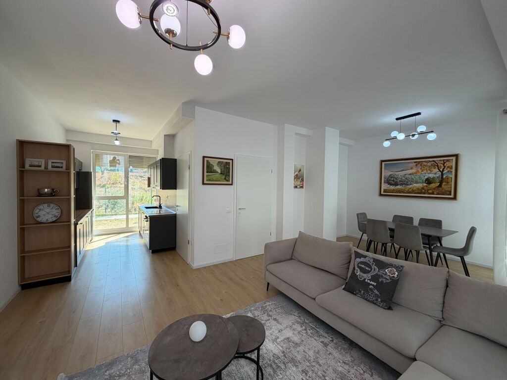 Jepet me qira vilë 3-katëshe – ABA Residence