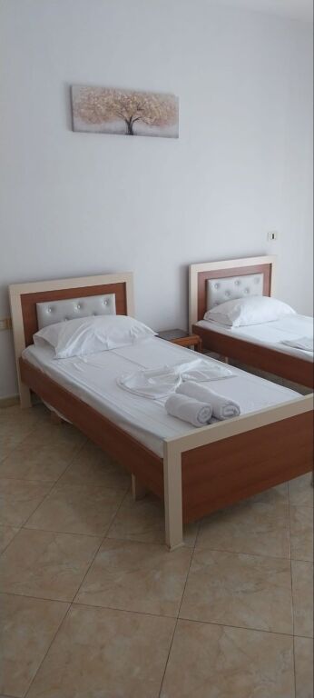 🏡 IN AFFITTO – APPARTAMENTO 2+1 CON 2 BAGNI | CONAD, VLORË 🌊✨