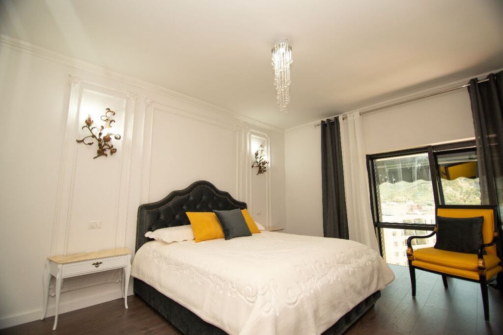 Duplex + parking for rent on Lungomare