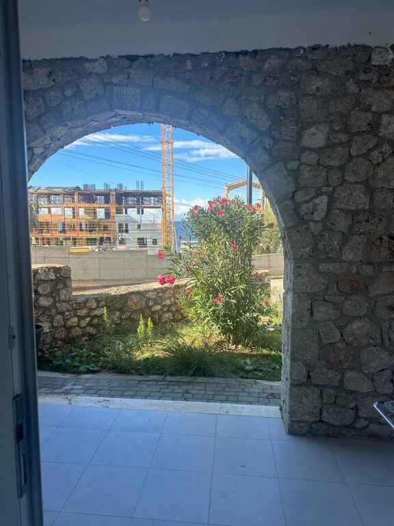 Shitet garsoniere+post parkimi tek Kompleksi Sofo Duni ose Lemon Residence , Dhermi   