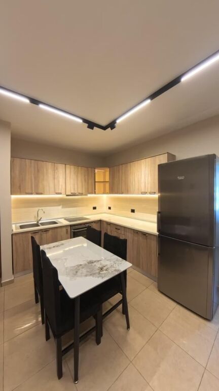 Apartment 1+1 for rent at Selvia, near Partizani Gymnasium, only 500 meters from Skenderbej Square