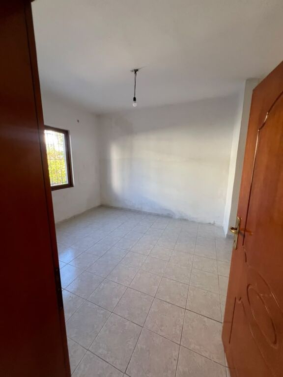 SHTËPI 2+1 ME QIRA – UJËSJELLËSI, DURRËS
