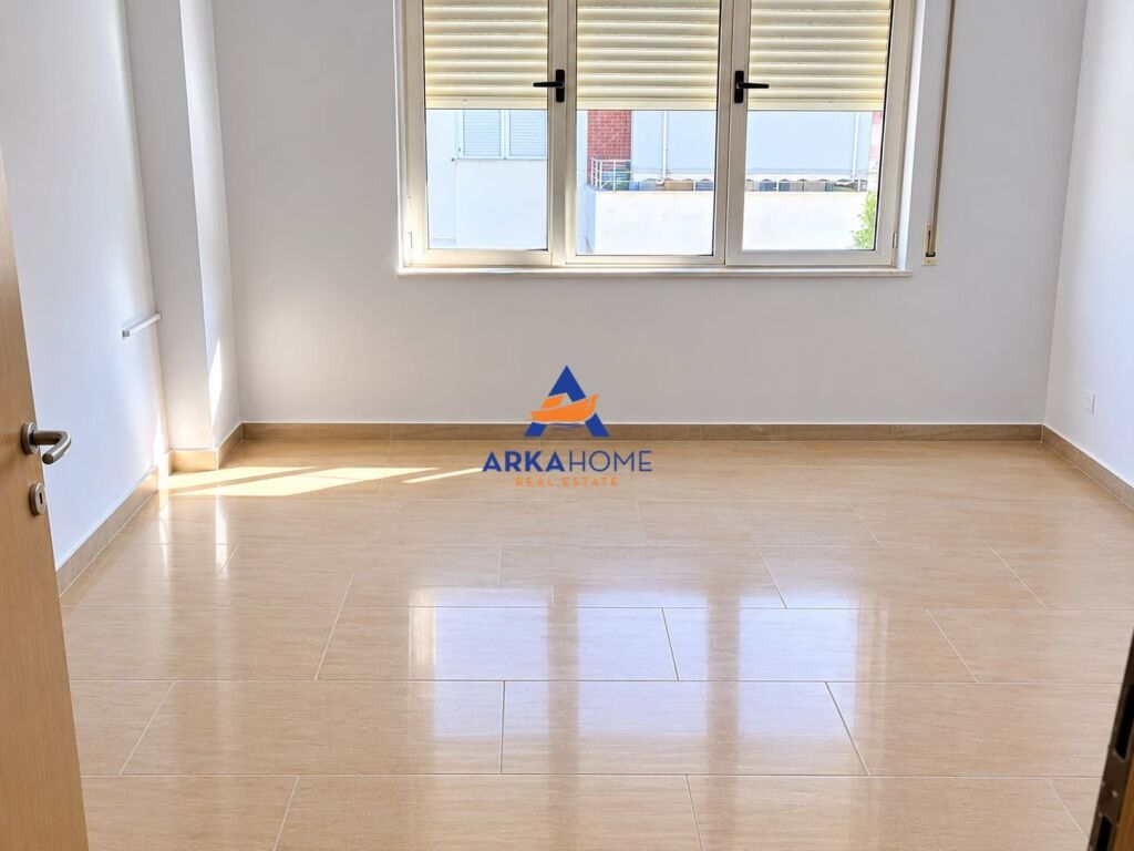 AFFITTASI APPARTAMENTO 3+1 + BALCONE " LAGO ASCIUTTO " 655 EURO