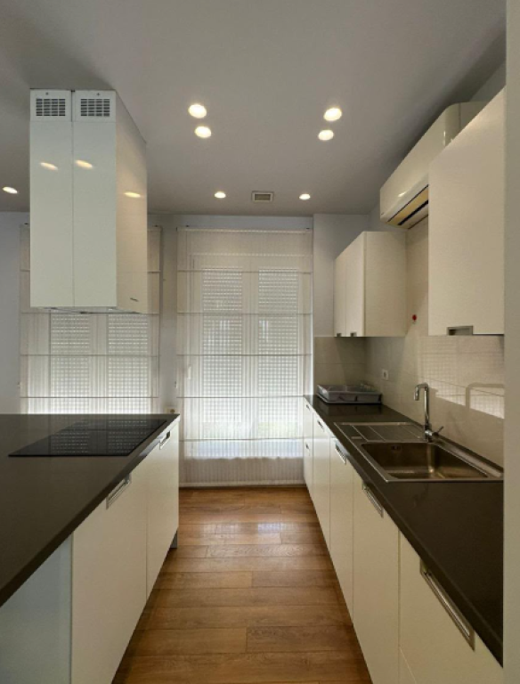 SHITET VILË 254m2 , WHITE HOUSE RESIDENCE – TEG