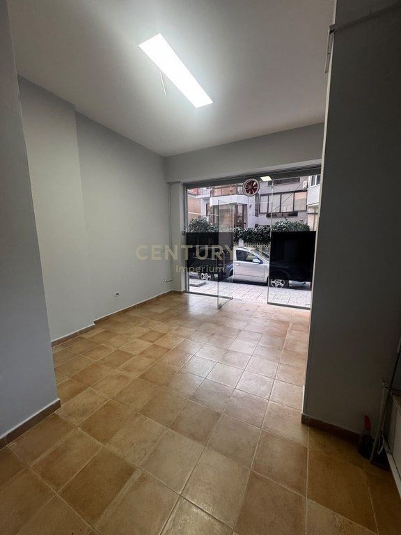 Commercial space for rent on Fortuzi Street!