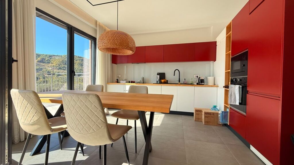 PENTHOUSE PËR SHITJE – KODRA E DIELLIT