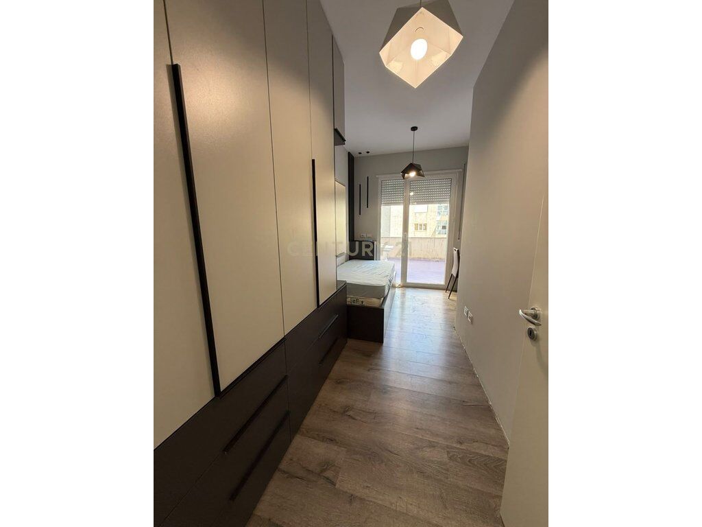 JEPET ME QERA APARTAMENT 2+1+2+VERANDE TE KOPSHTI BOTANIK|ZOOLOGJIK 700 € /Muaj
