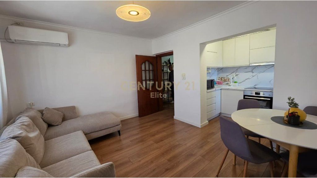Apartament 1+1 me qira – Xhamllik EL150345
