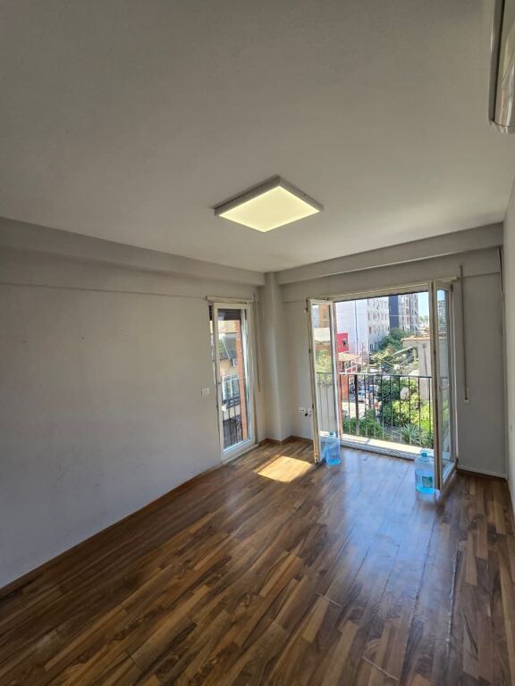 Affitto | Ambjent Biznesi | 21 Dhjetori | 1300 €/mese
