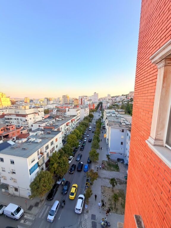JEPET ME QERA APARTAMENT 2+1 MUZEU I DESHMOREVE, DURRES