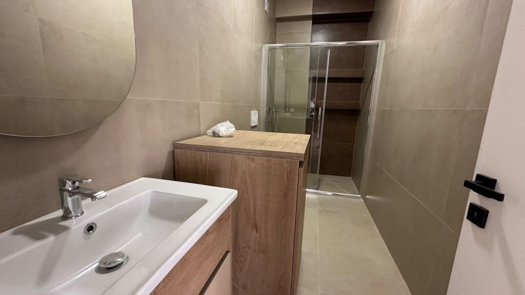 Apartament 2+1 per qira tek Siri Kodra