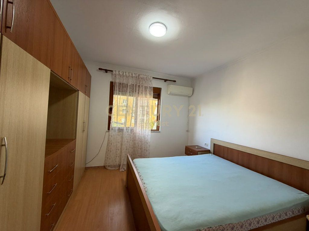 PALAZZO CON FRECCE, VENDIAMO APPARTAMENTO 1+1