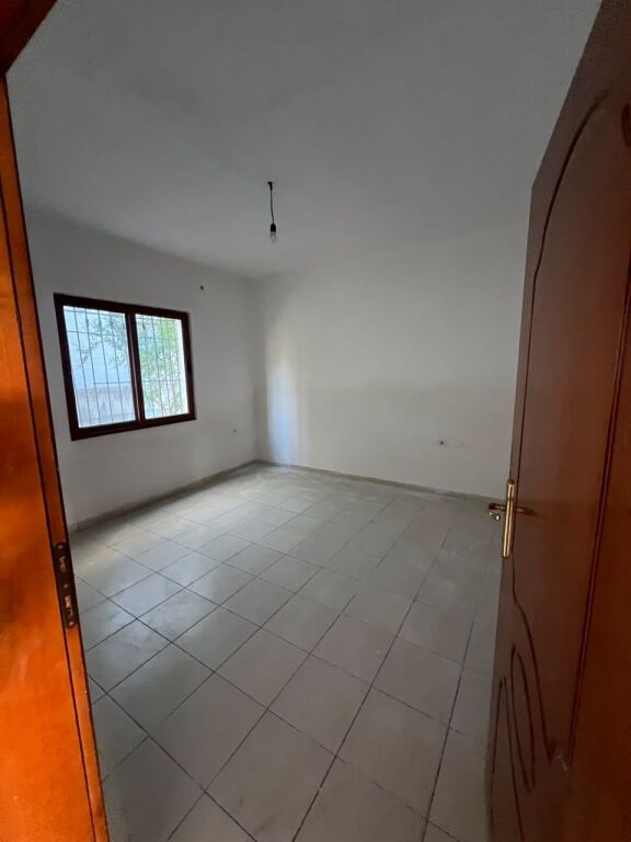 SHTËPI 2+1 ME QIRA – UJËSJELLËSI, DURRËS