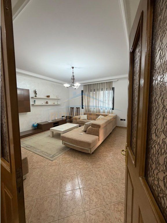 Qira, Apartament 2+1+2, Myslym Shyri, Tiranë.
