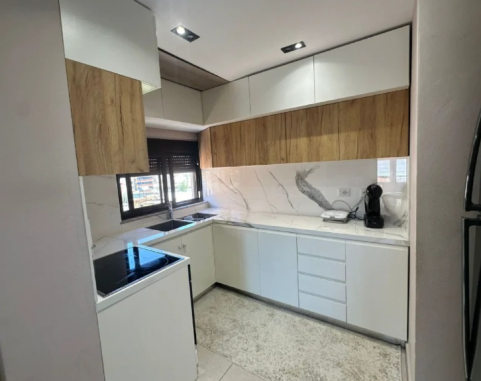 JEPET ME QIRA APARTAMENT 2+1 ME VERANDË | XHAMLLIK
