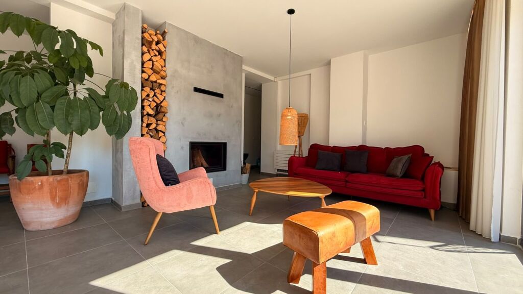PENTHOUSE PËR SHITJE – KODRA E DIELLIT